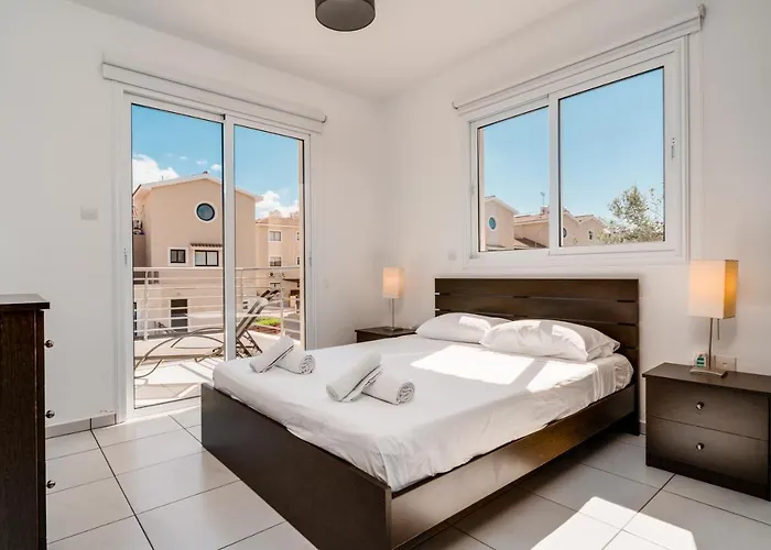 Lovely 2 Bedroom Family W/ Pool Lägenhet Protaras