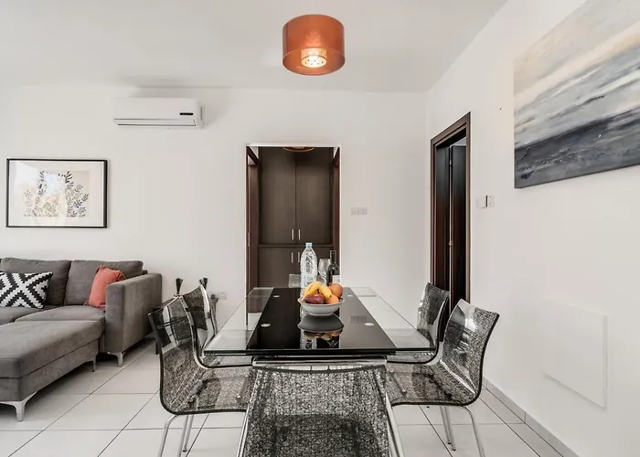 Lovely 2 Bedroom Family W/ Pool Protaras