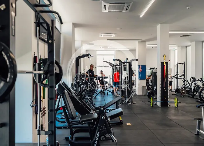 Lovely 2 Bedroom Family W/ Pool *