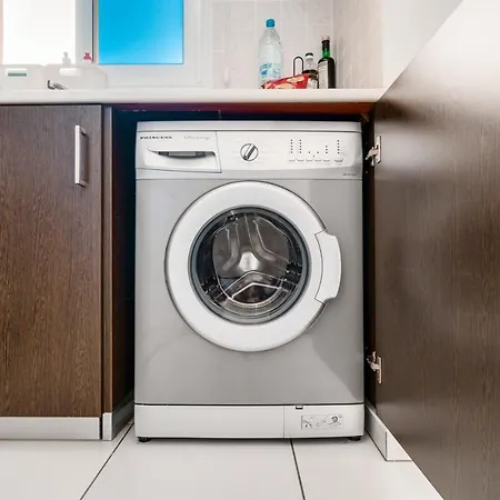 شقة Lovely 2 Bedroom Family W/ Pool *