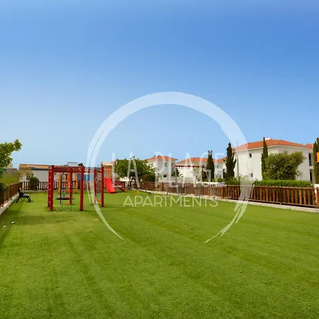 Apartment Lovely 2 Bedroom Family W/ Pool *