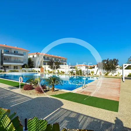Lovely 2 Bedroom Family W/ Pool *