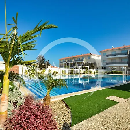 Lovely 2 Bedroom Family W/ Pool *