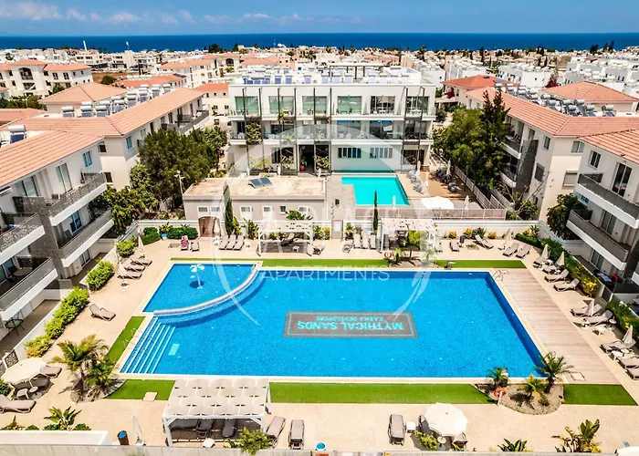 Lovely 2 Bedroom Family W/ Pool Apartmán *