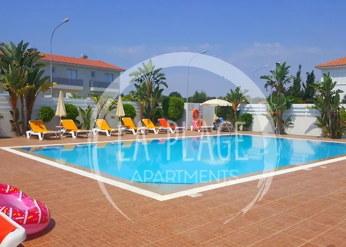 Lovely 2 Bedroom Family W/ Pool *