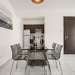 아파트 Lovely 2 Bedroom Family W/ Pool 프로타라스