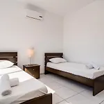 Lovely 2 Bedroom Family W/ Pool *