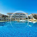 Lovely 2 Bedroom Family W/ Pool * 프로타라스
